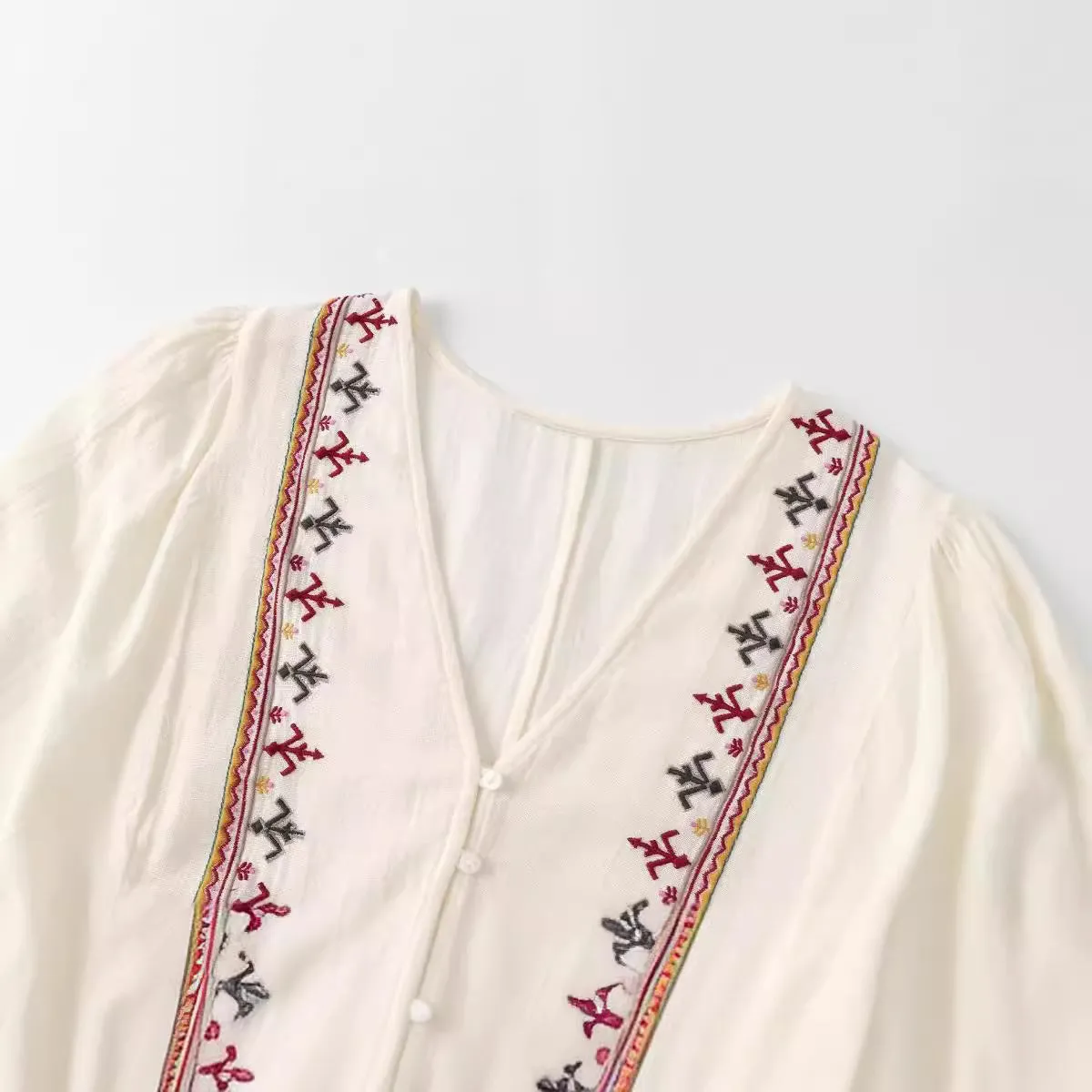 Znbbw 2024 New Street Style V-Collar Stitched Embroidered Short Dress 5770042 - Image 4