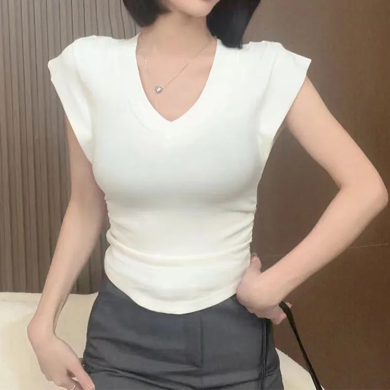 The Design Feels Pure, The Hot Girl V-Collar Short-Sleeved T-Shirt, The New Summer Style Shows A Thin Waist And A Small Number Of Inner Jackets. - Image 4