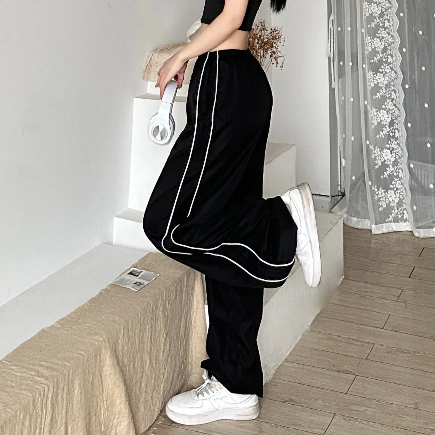 2025 Winter New Products Street High-Waisted, Loose, Thin, Rope-Tied Feet, Sports And Leisure Pants, Long Trousers - Image 3