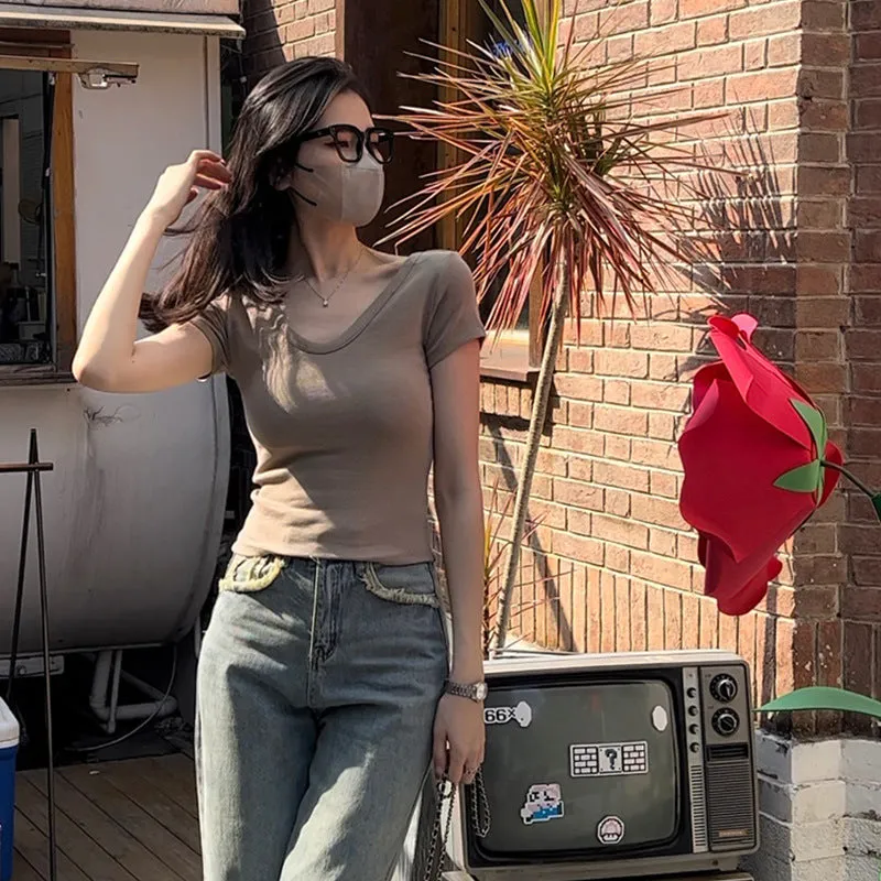 Solid Color V-Neck Straight Shoulder T-Shirt Women's Short-Sleeved Slimming Style Summer New Exposed Collarbone Blouse - Image 9