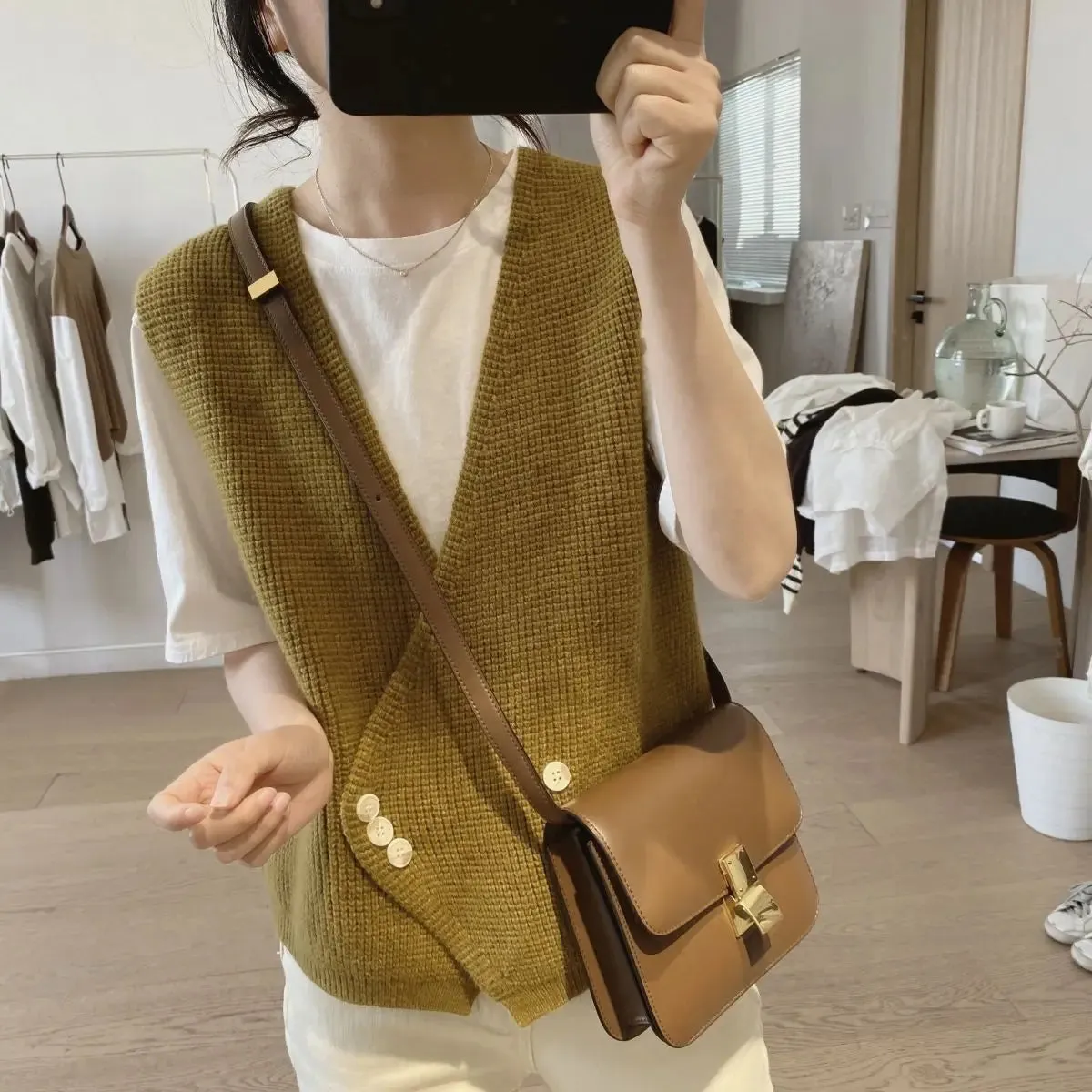 Znbbw Women's Spring and Autumn New Loose, Simple, Slim, and Small Style V-neck Knitted Tank Top