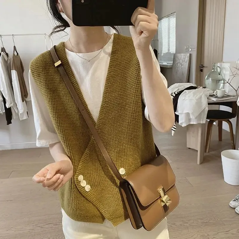 Znbbw Women's Spring and Autumn New Loose, Simple, Slim, and Small Style V-neck Knitted Tank Top - Image 2