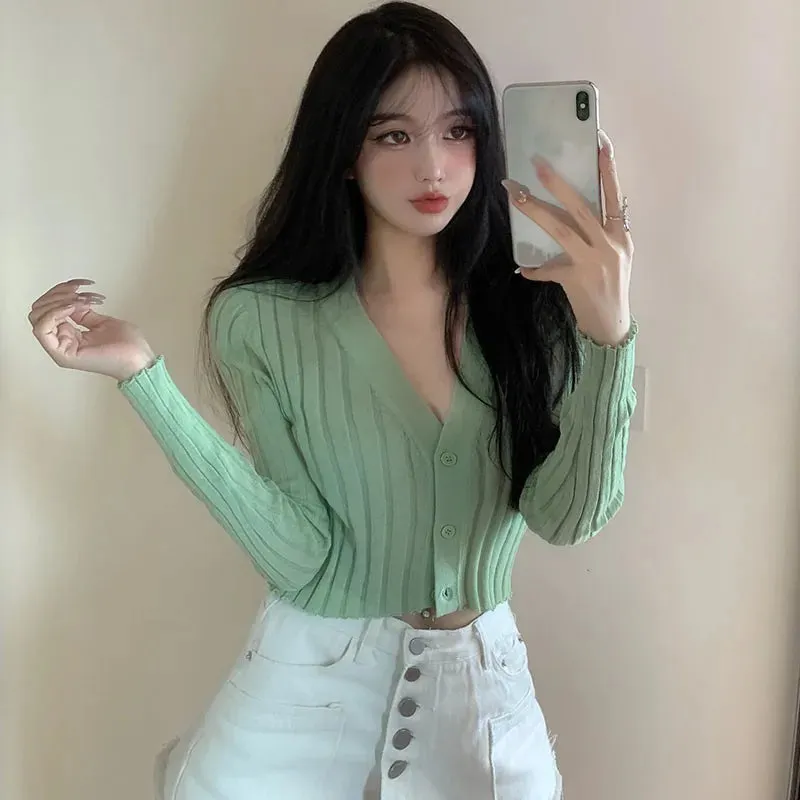 Znbbw Women's V-neck Thin Top Sunscreen Button Knitted Cardigan Short Slim Fitting Long Sleeved Cardigan - Image 3