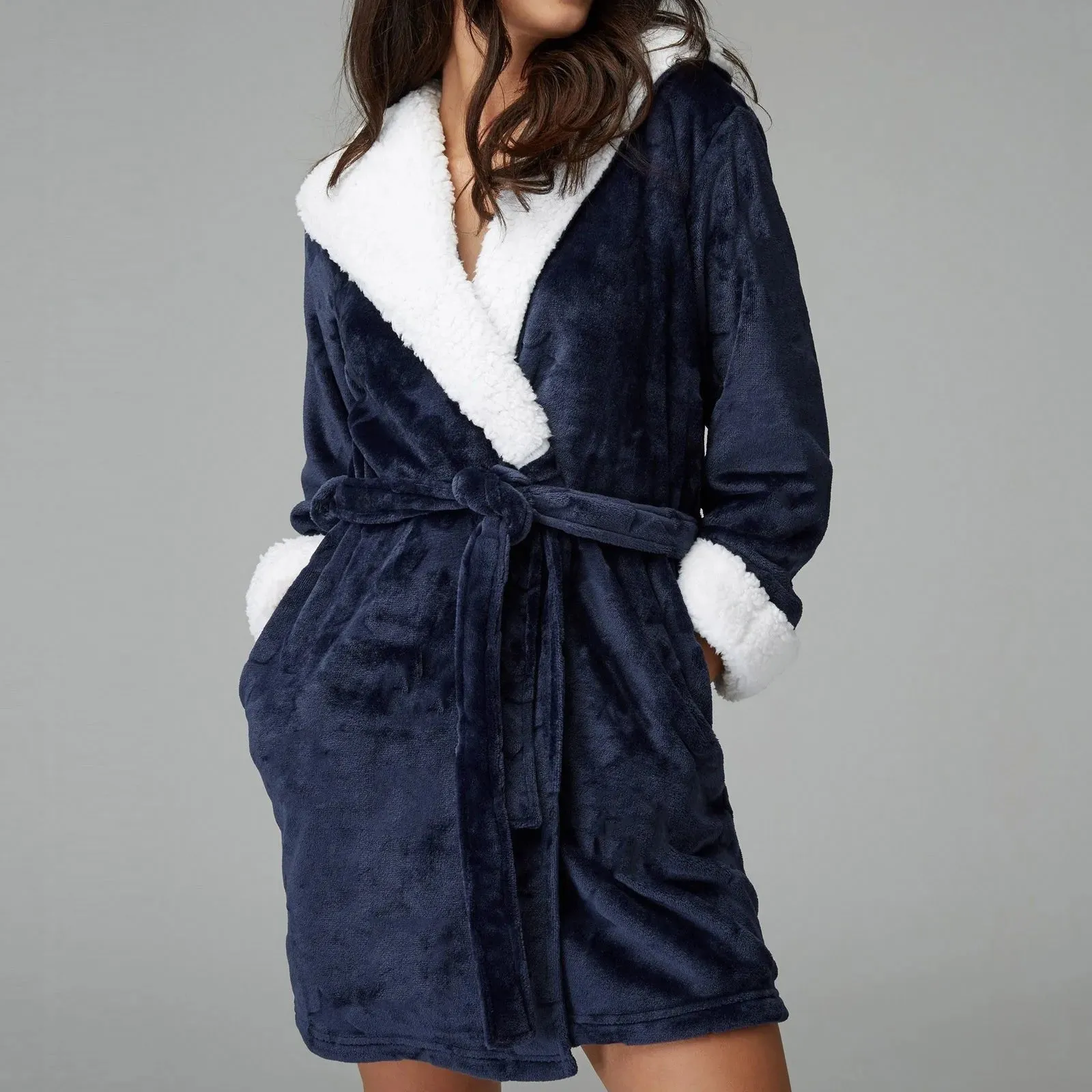 Znbbw Women Lightweight Plush Bathrobe Long Flannel Sleepwear Hooded Fleece Bathrobe Soft Comfy Fleece Hooded Bathrobe Plush Long Robe - Image 4