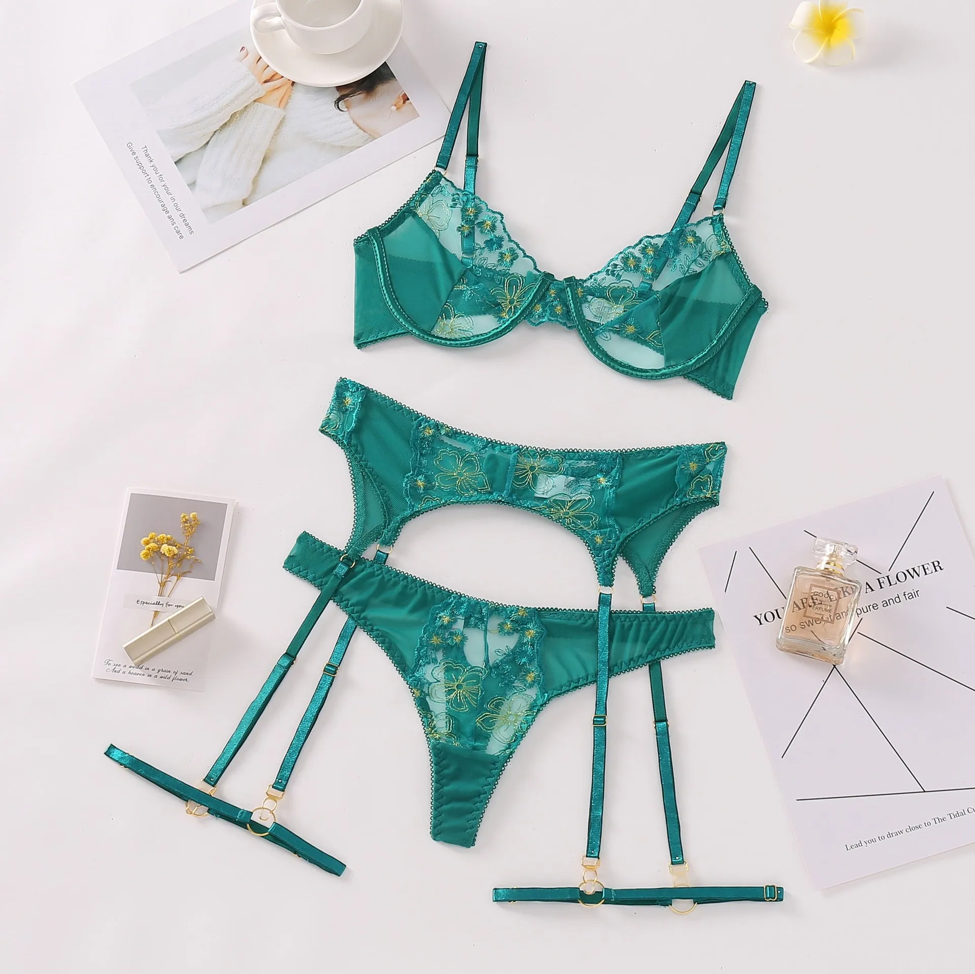 Znbbw Set Woman 3 Pieces Sexy Love Lingerie Fancy Embroidery Underwear Lace Green Exotic Sensual Brief Sets with Garters