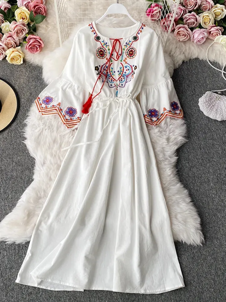 Znbbw Women's Indie Folk Dress Desert Grassland Travel Cyber Celebrity Photo Modeling Embroidery Lacing Long A-line Dress Female ML866